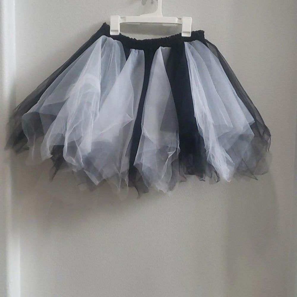 womens black and white tutu
